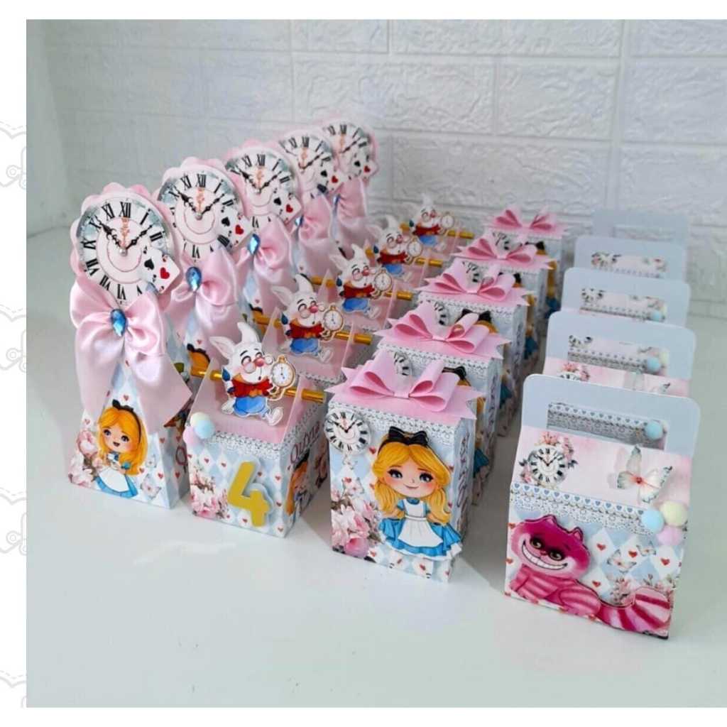 KIT FESTA PERSONALIZADA ALICE NO PAIS DAS MARAVILHAS