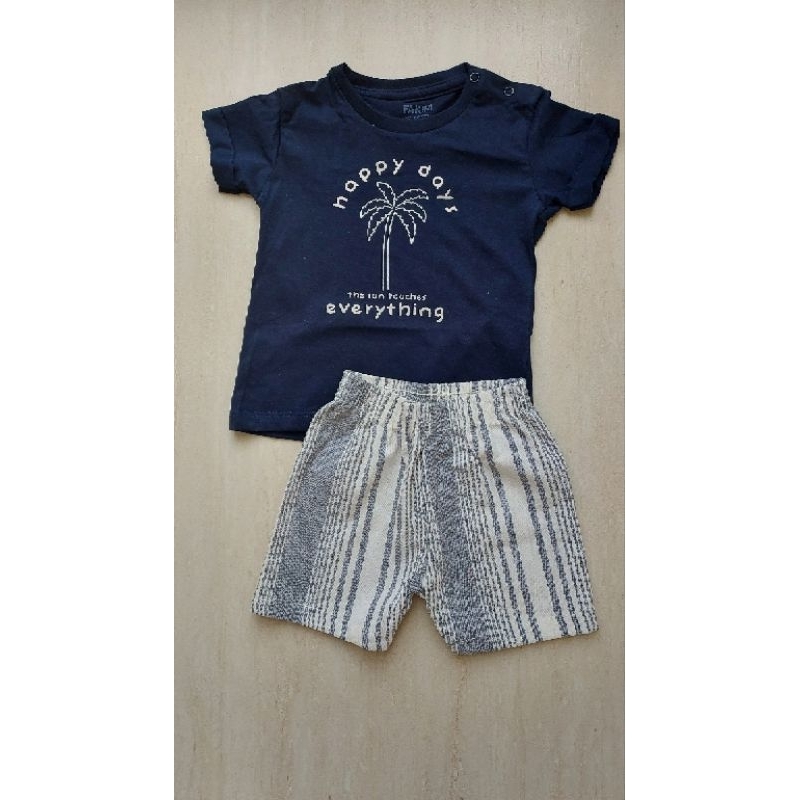 Conjunto FAKINI, Tamanho G (9 meses) camiseta 100% algodão, Short 90% algodão, novo com etiqueta.