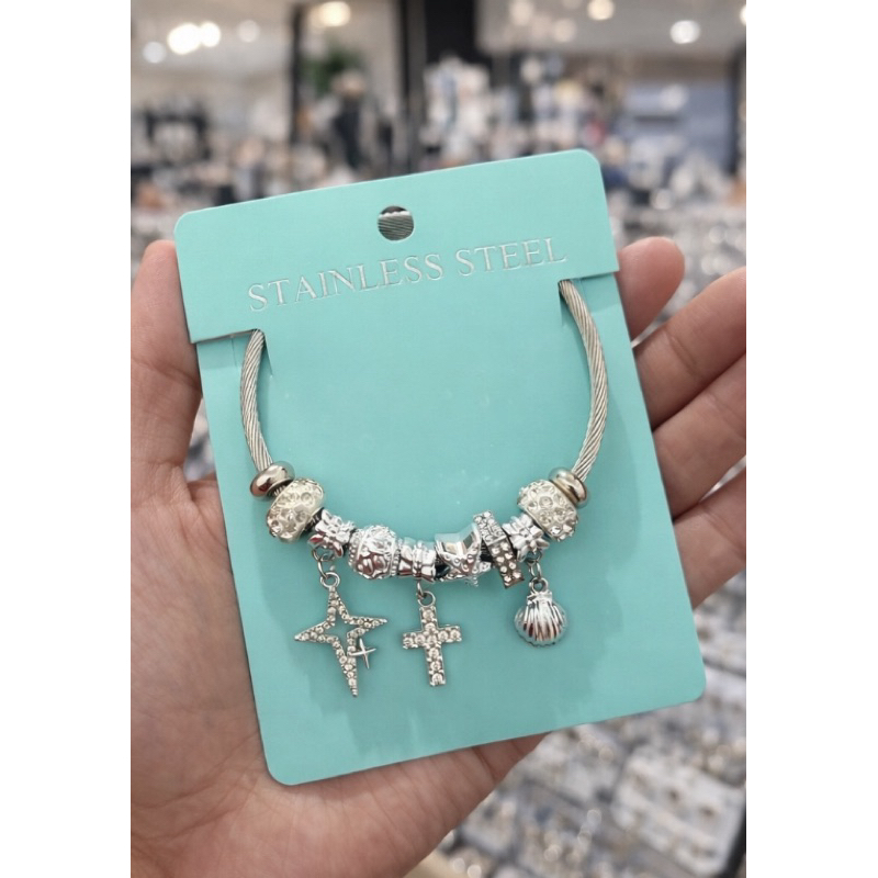 Pulseiras com Berloques Cruz Cravejada em aço inoxidável