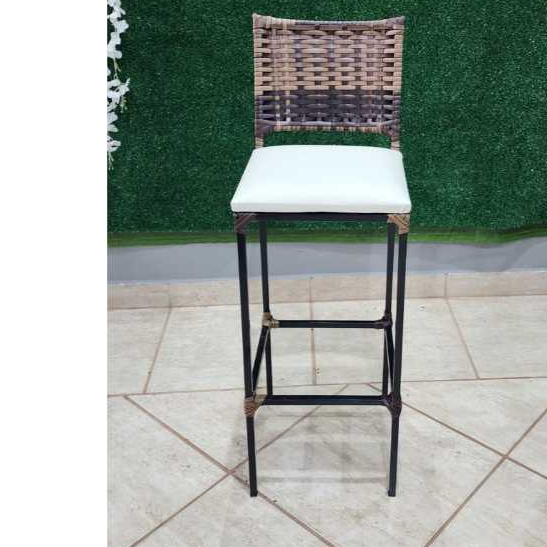 BANQUETA INDUSTRIAL PARA ÁREA GOURMET, BALCÕES E BISTRÔS.