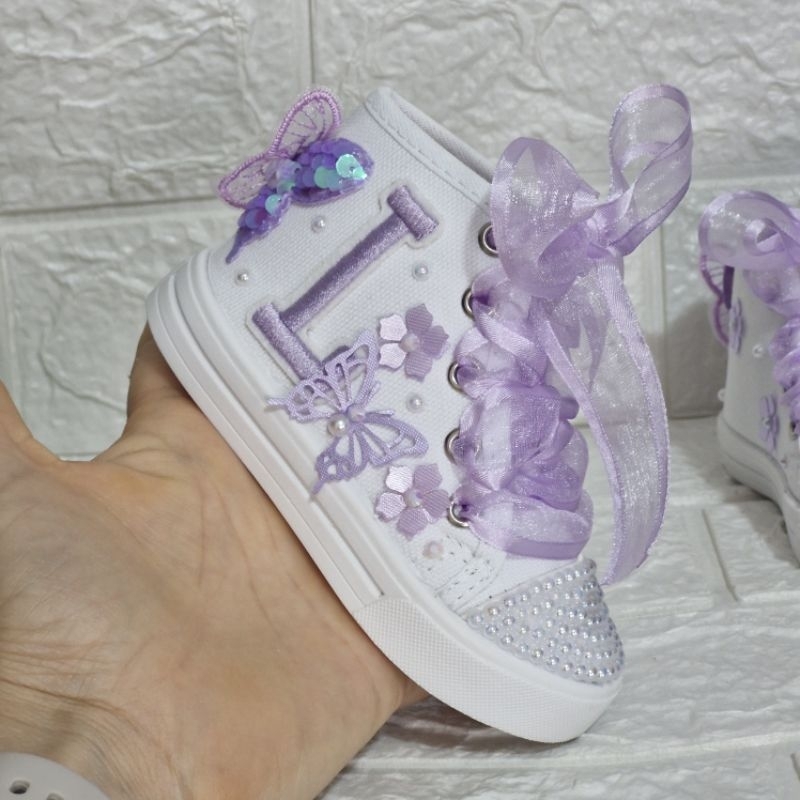 Personalizado com letra ,tênis cano alto Branco, letra lilás infantil menina