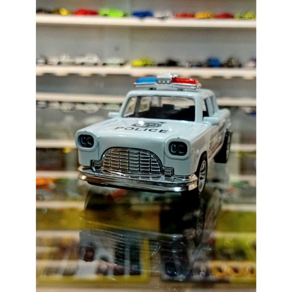 Miniatura Carrinho Metal 1/36 Chevy Bel Air Policia Abre As Portas