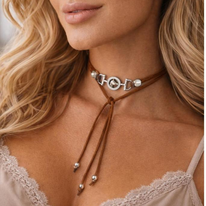 Colar Country Choker Courinho Pingente Cavalo Feminino Semijoia Premium Boiadeira