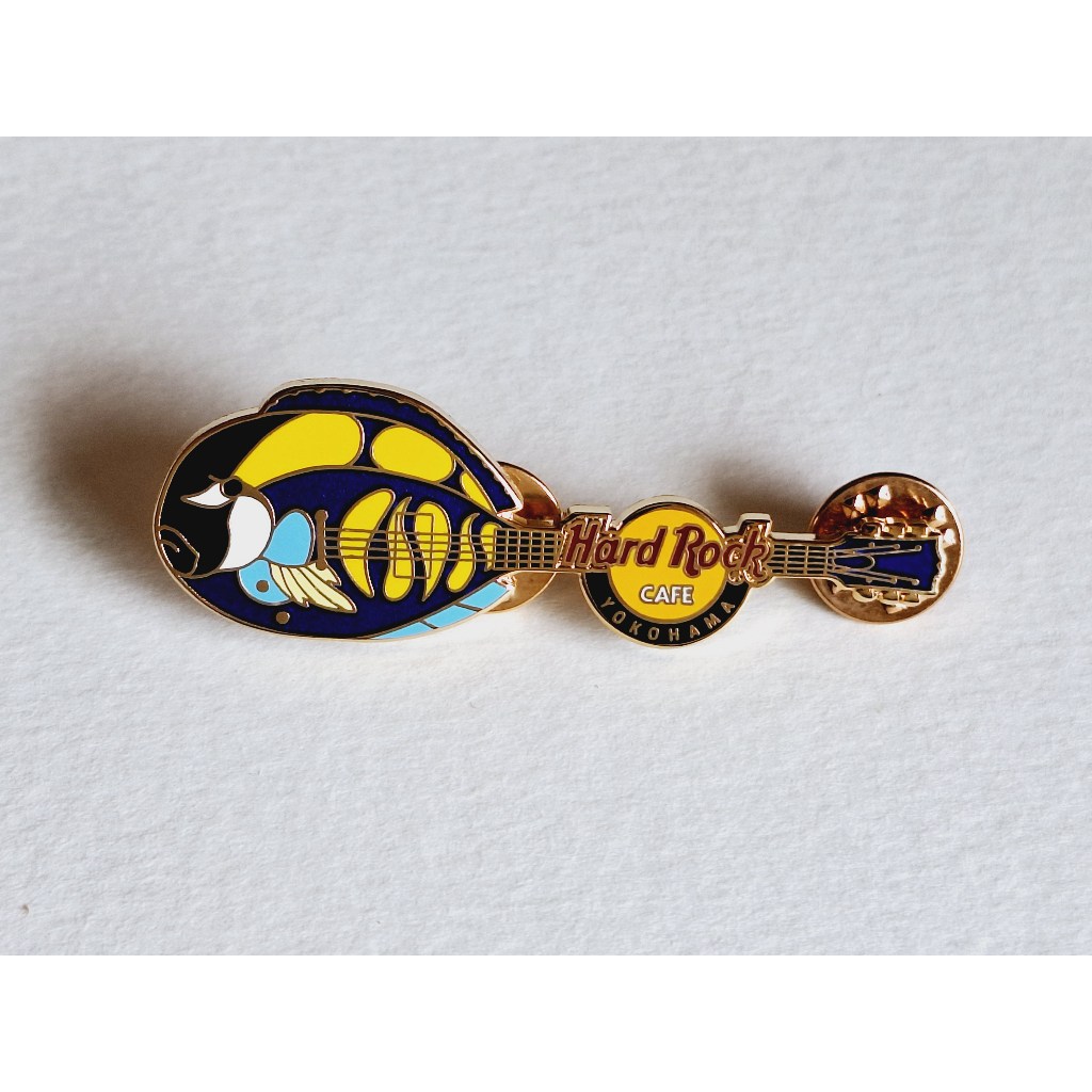 Pin / Broche - Hard Rock Cafe - Yokohama - Fish Guitar Series 2004