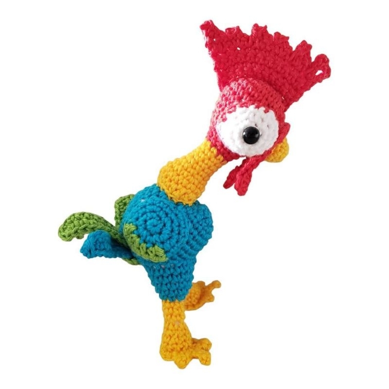 Galinho Hei Hei, personagem do desenho Moana, feito em crochê (Amigurumi)