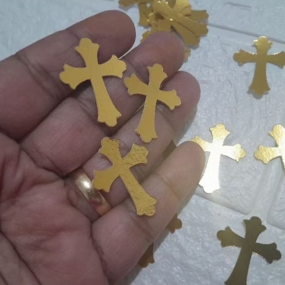 Cruz lamicote dourado, Aplique 3 cm,  lembrancinha, caixinha, batizado, igreja, docinhos