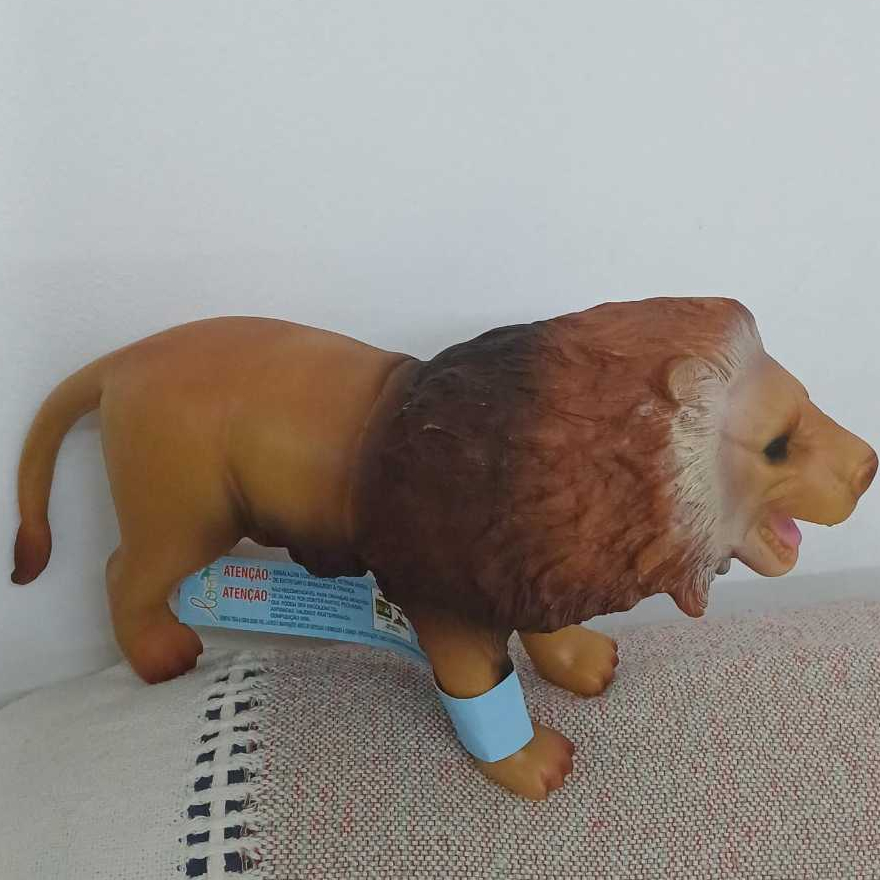 Leão em Vinil Premium macio DB Play VB395- Coleção Animais Selvagens