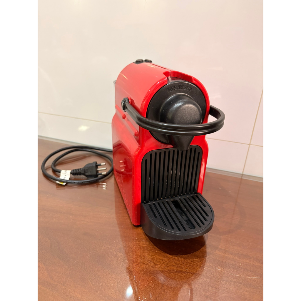Cafeteira Nespresso Inissia C40 Vermelha 110v Usada