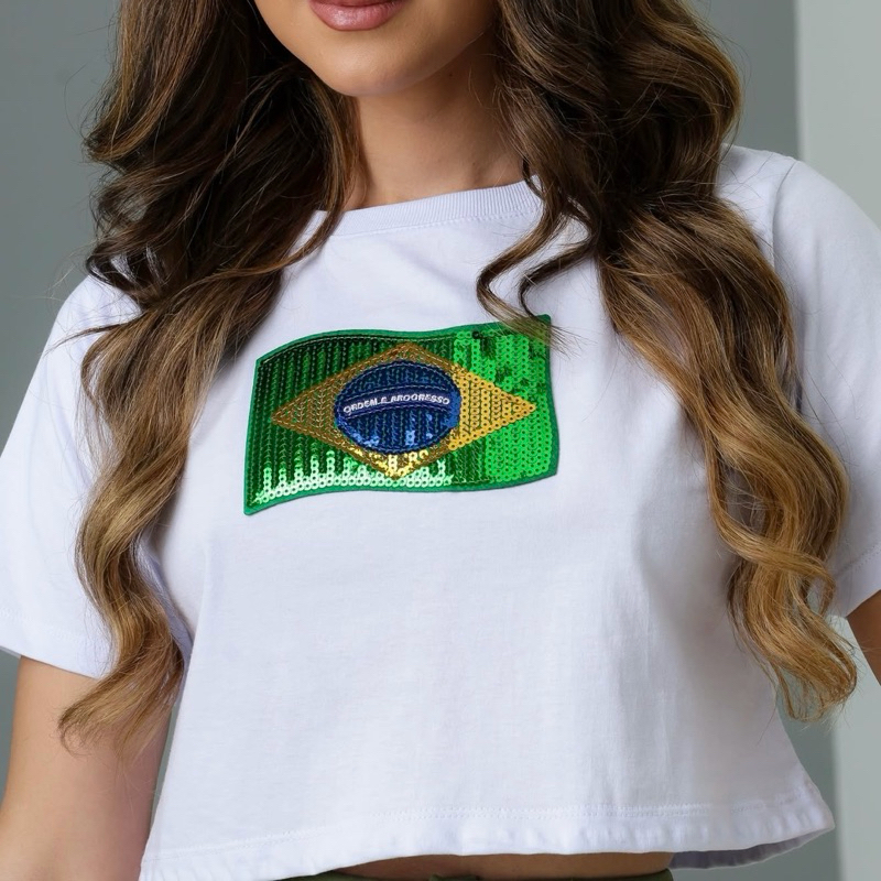 Blusa Cropped Bandeira do Brasil Copa do Mundo Aplicação de Lantejoulas Futebol Algodão Camisa Manga