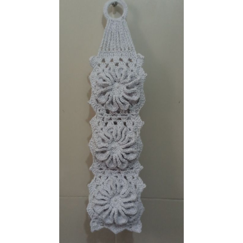 porta papel higiênico de crochê com flor em Oferta na Shopee