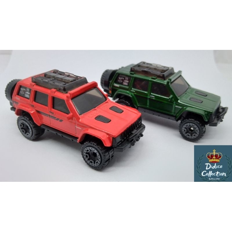 Hot Wheels Kit com 2 Miniaturas '95 Jeep Cherokee 2022 - LOOSE