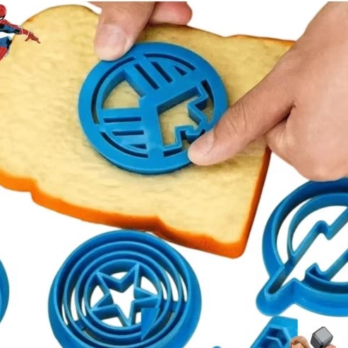 Kit 6 Moldes de Pão Sanduiche Super-heróis, Cortador de Massas, Biscoitos, Pão para crianças em Oferta na Shopee