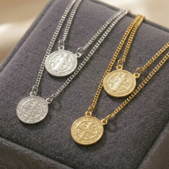 Escapulário São Bento Aço Inoxidável Masculino Feminino Prata ou Dourado Religioso.