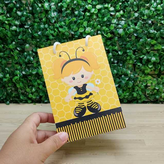 Sacolinha Surpresa Abelhinha Personalizada Lembrancinha Festa Infantil Pegue e Monte Tamanho P