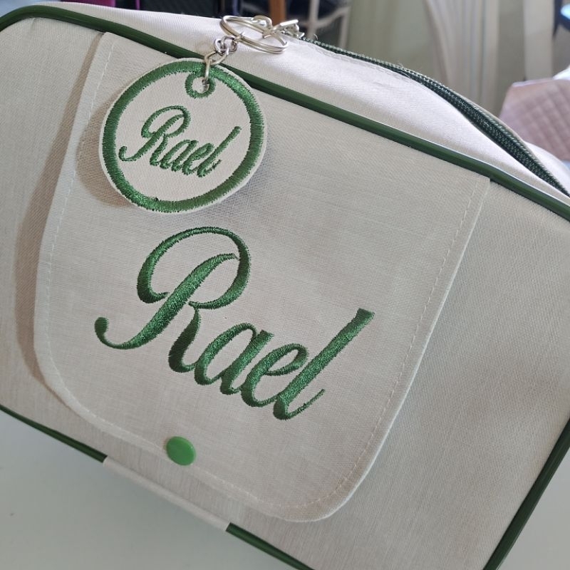 Necessaire M porta lenço e fraldas do bebê com chaveiro opcional, personalizados