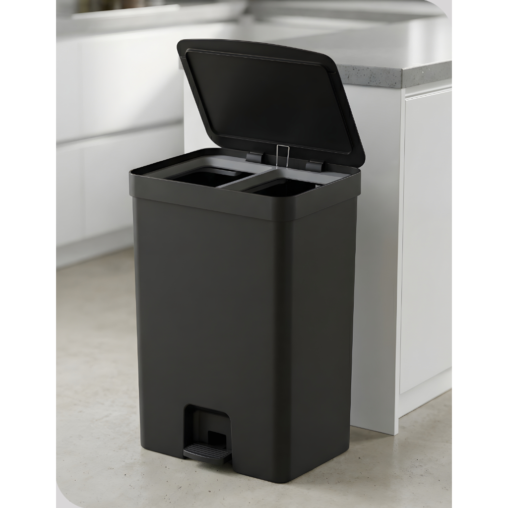 LIXEIRA 30L PEDAL DUPLA OU TRIUM PRETA FECHADA PARA COLETA SELETIVA