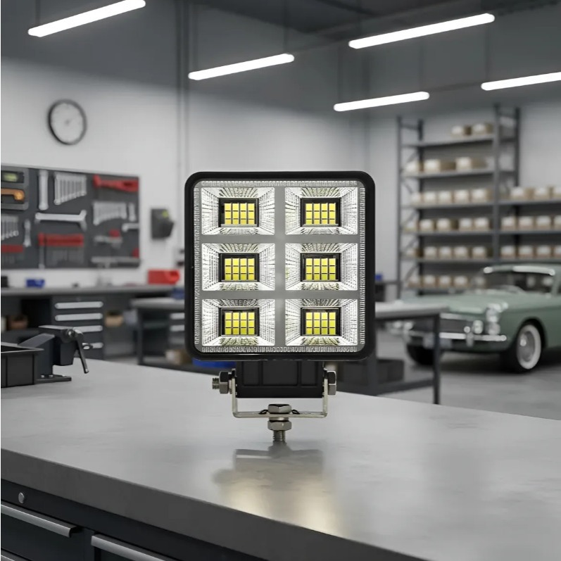 Farol De Led Quadrado Auxiliar Universal 4x4 Super Forte Para Carro Caminhão Colheitadeira Trator 216W Bivolt 12V 24V