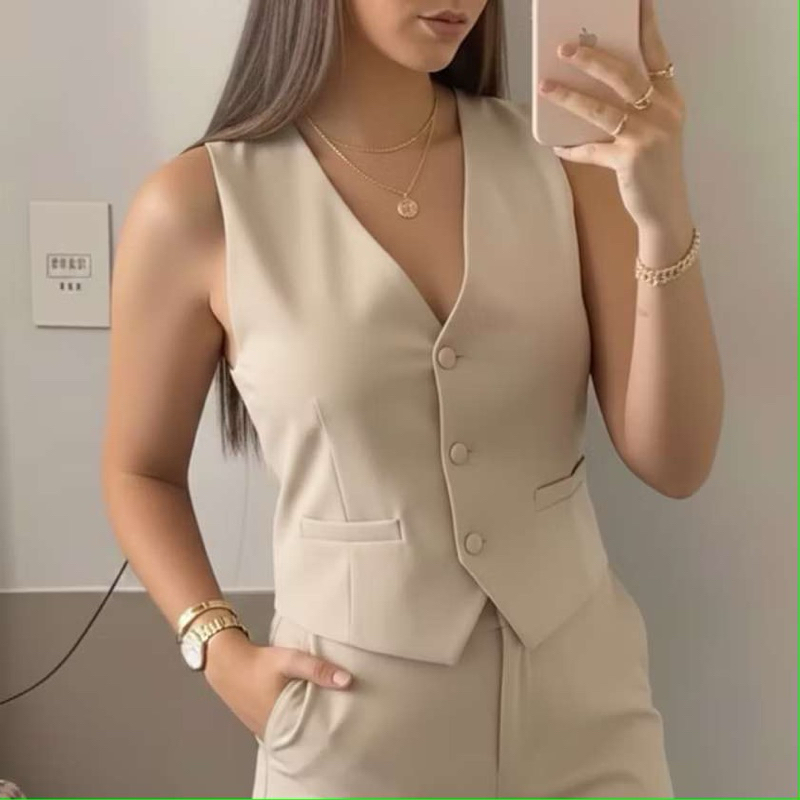 Colete Feminino Slim Em Alfaiataria Com  Bolso Estilo Luxo