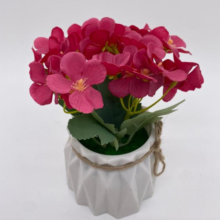 FLOR ARTIFICIAL MINI HORTÊNCIA EM VASO PLÁSTICO TAMANHO 17X10CM