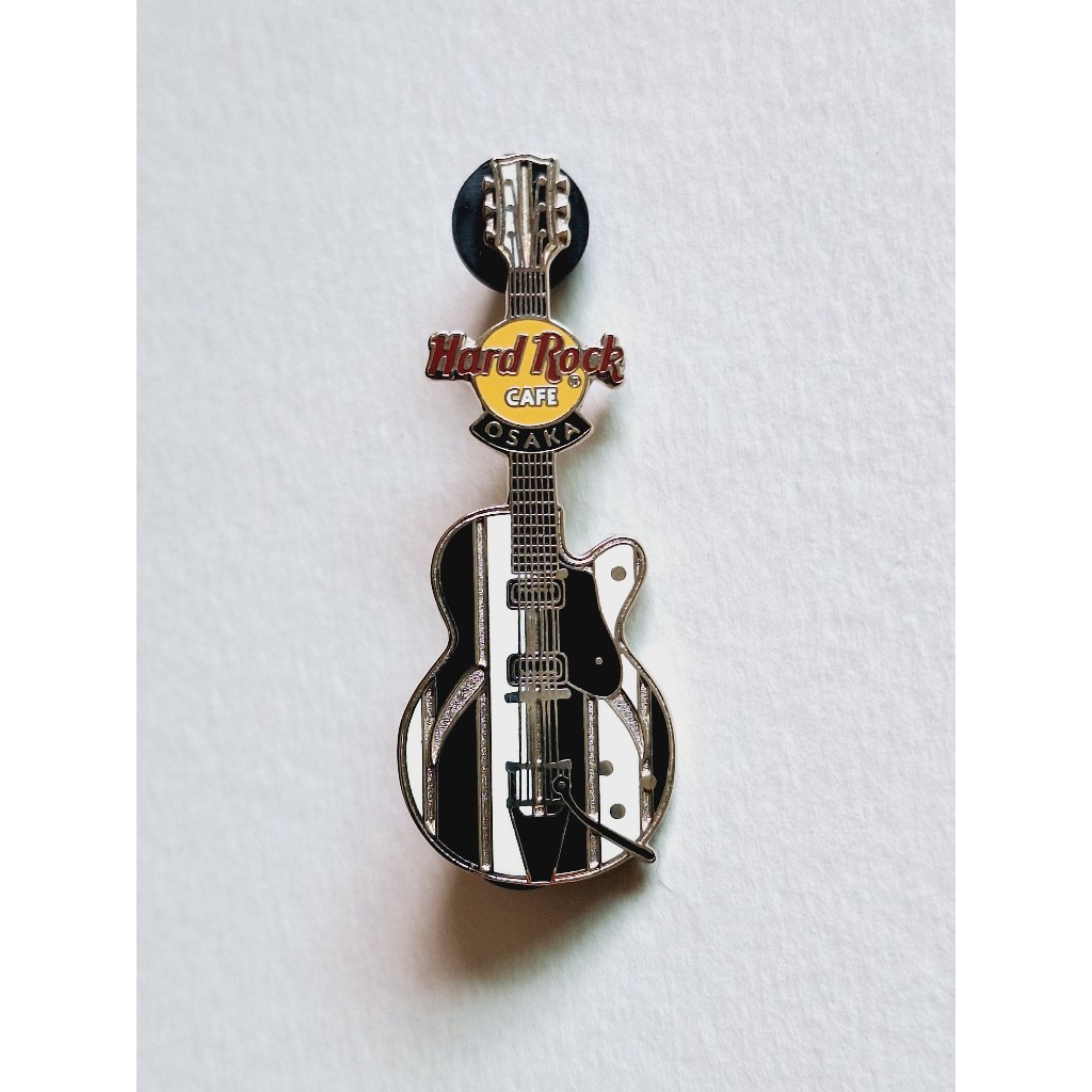 Pin / Broche - Hard Rock Cafe - Osaka - Black & White Guitar Series