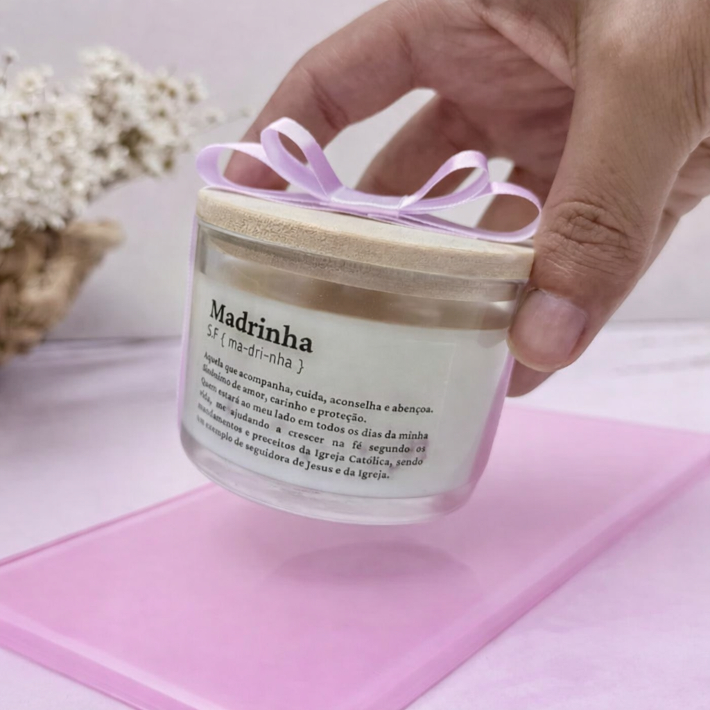 Vela Aromática Personalizada Batismo Aniversário Casamento Noivado 100g Tampa de madeira Lembrancinha (Anúncio 1 vela)