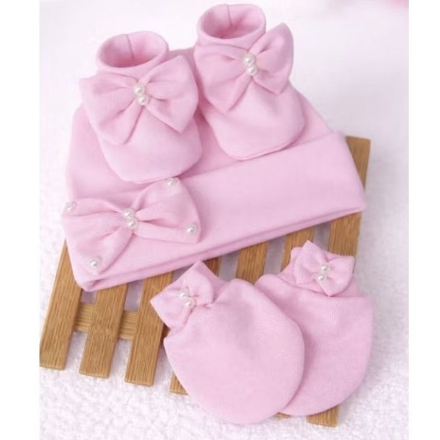 Kit Touca Luva e Sapatinho Recém Nascido Delicado com Pérolas
