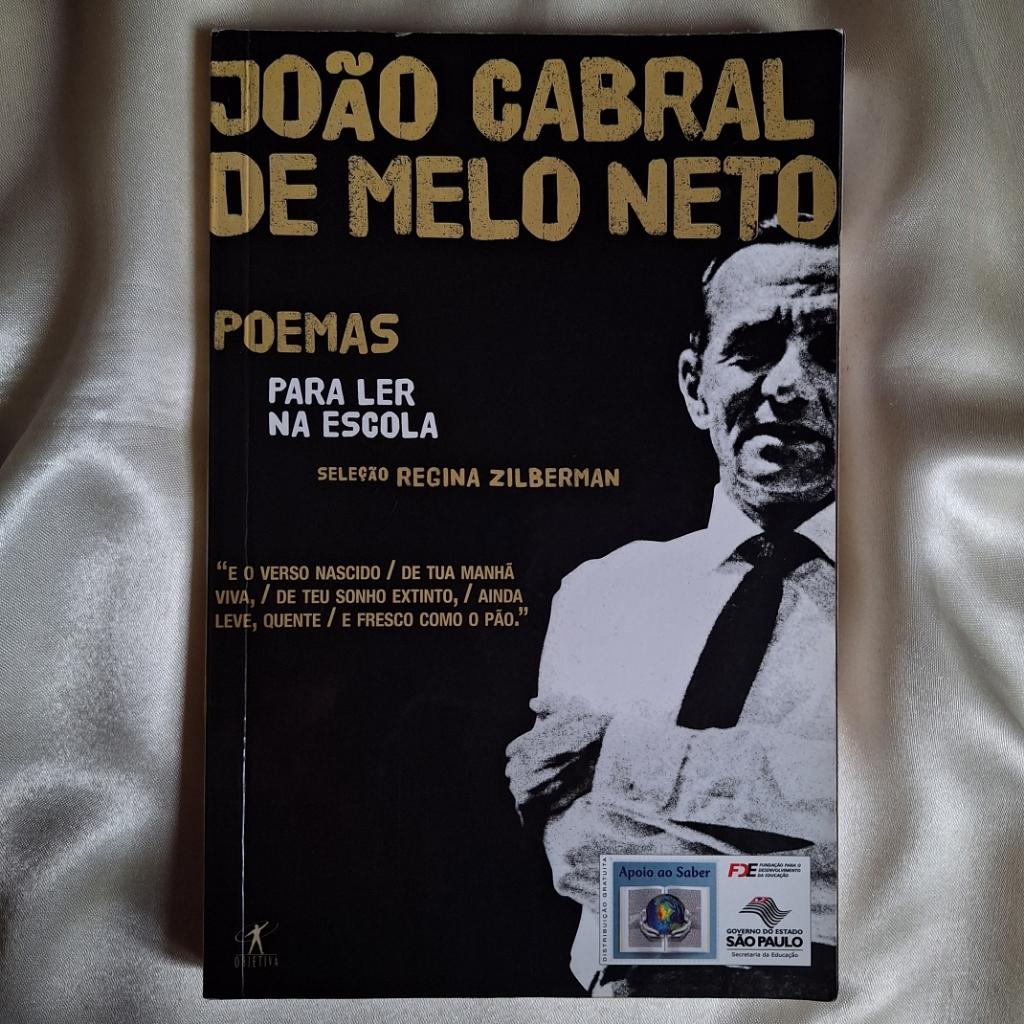 LIVRO - POEMAS PARA LER NA ESCOLA - JOÃO CABRAL DE MELO NETO (EDITORA OBJETIVA) (2010)