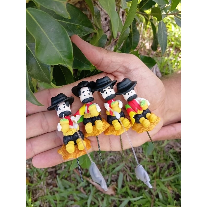 Enfeite de Chimarrão Gauchinho com bandeira do Rio Grande do Sul e Gaúcho pescador
