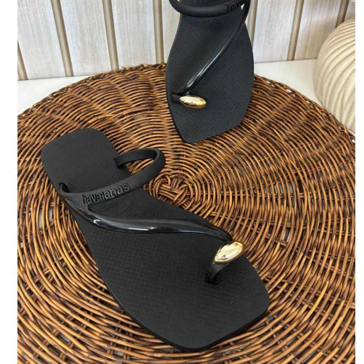 Chinelos Femininos Com Elegância e Sofisticado Variedades Conforto Sandálhias de Dedo Com Detalhe Dourado