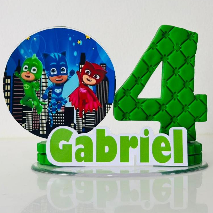 Decoração Festa / Vela Aniversário Biscuit / Topo de Bolo / Vela PJ Masks / Vela Cenário simples / Vela Com Nome