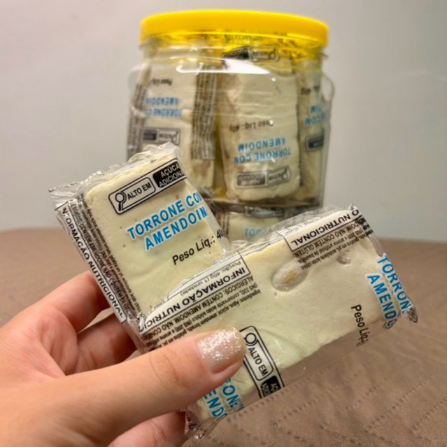 Doce Torrone com amendoim  800g 20 unidades