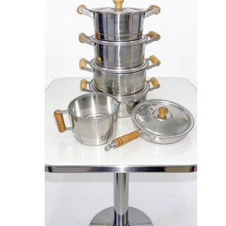 KIT COZINHA COM 7 PEÇAS POLIDOS COM CABOS DE MADEIRA