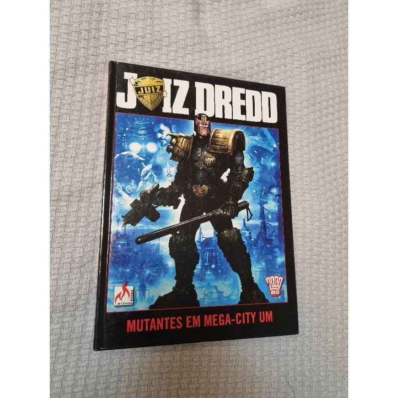 Juiz Dredd - Mutantes em Mega-City Um (HQ Mythos Capa Dura)