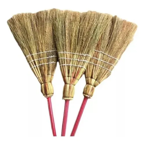 VASSOURA CAIPIRA PALHA  ARTESANAL CHAO SUJEIRA LIMPEZA POEIRA