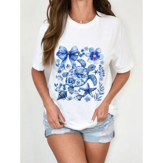 Camiseta Feminina Oversized Tartaruga Azul Floral – Moda Praia Estilosa do P ao G | Tecido Premium Confortável