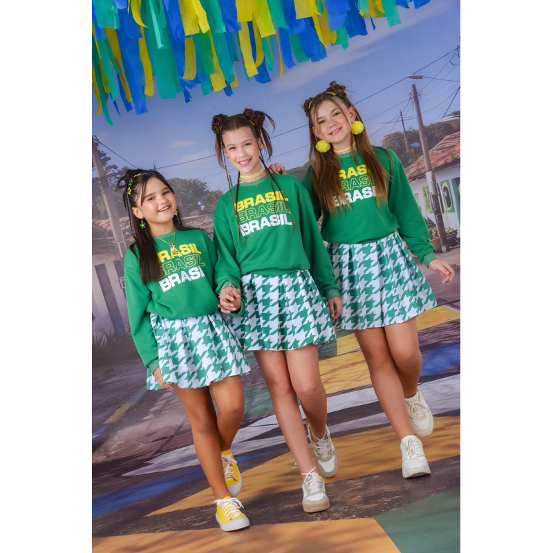 Conjunto infantil juvenil Brasil  roupa brasil menina shorts saia blusa moletinho Brasil