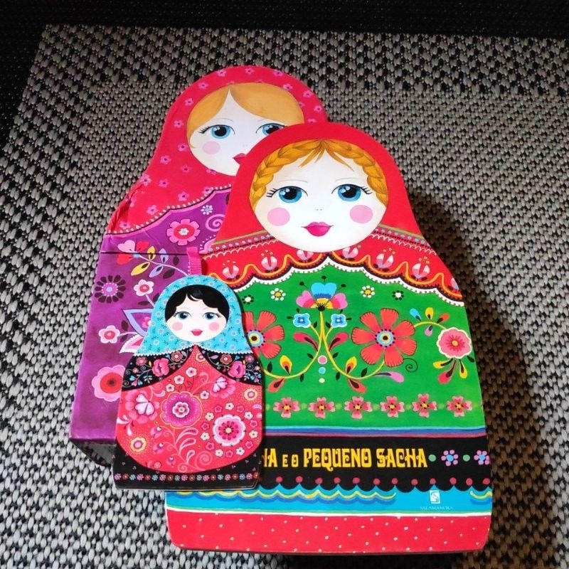 Box Matriochkas Macha e o Pequeno Sacha (Box, marcador e o livro) - usado Ler descrição