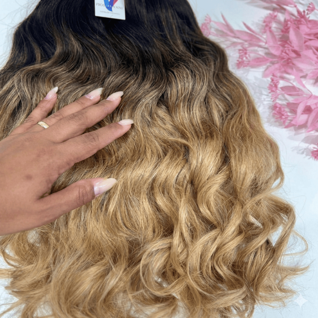 Cabelo Humano Morena Iluminada Ombre Hair  Ondulado 45-55-65-75cm  Naturalidade com um Toque de Luz.
