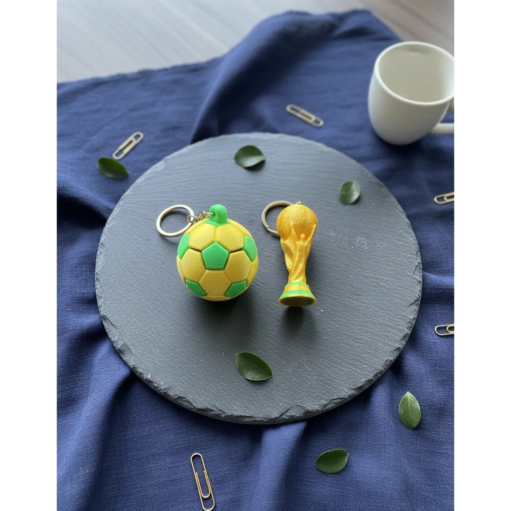 kit Chaveiro Mini Taça Da Copa + bola da copa