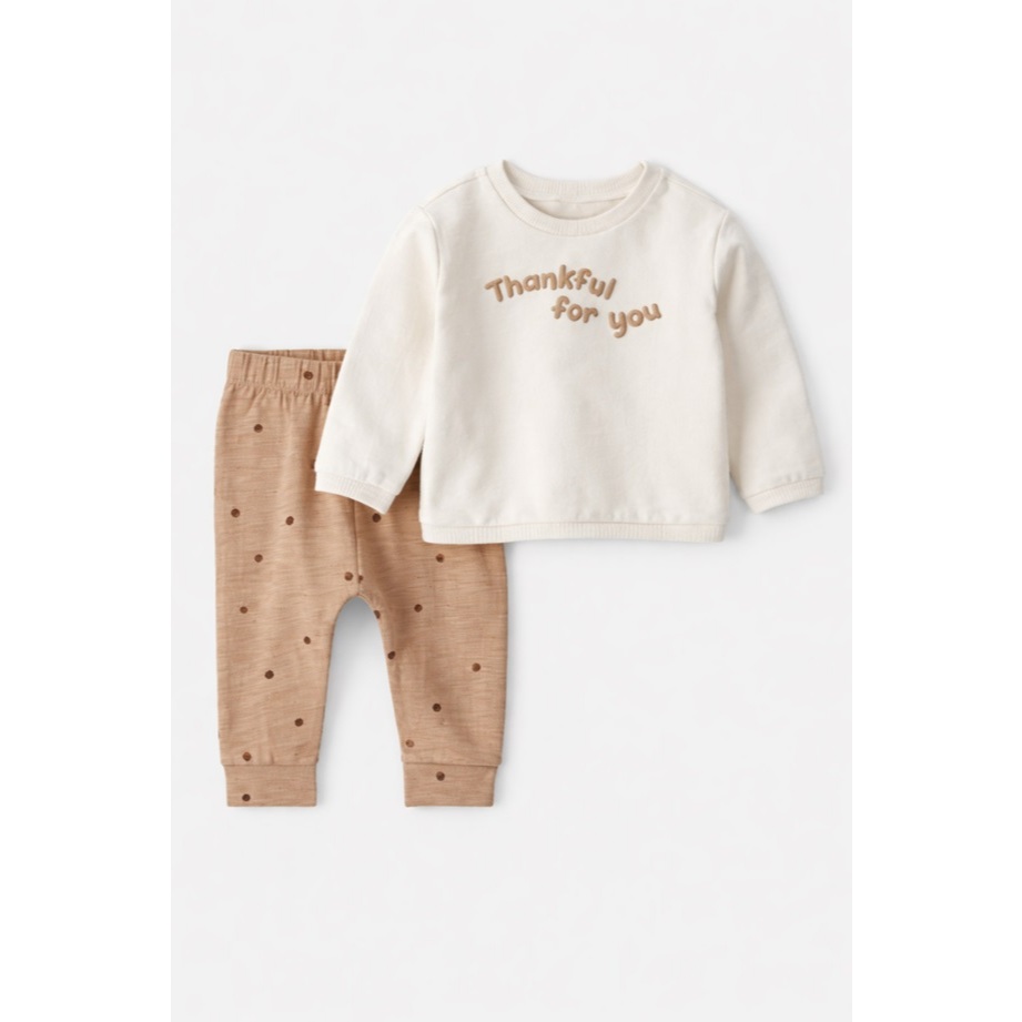 O conjunto de duas peças inclui um moletom casaco bege e uma calça de moletom marrom, algodão, ORIGINAL, IMPORTADO.