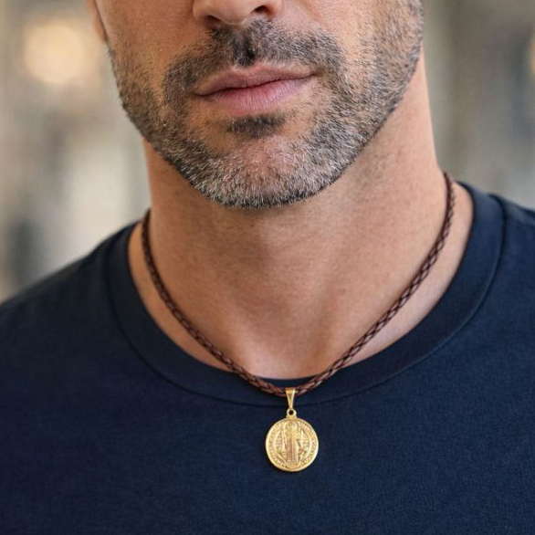 Cordão Couro Trançado Masculino Pingente São Bento Ouro 18k Gargantilha 50cm em Oferta na Shopee