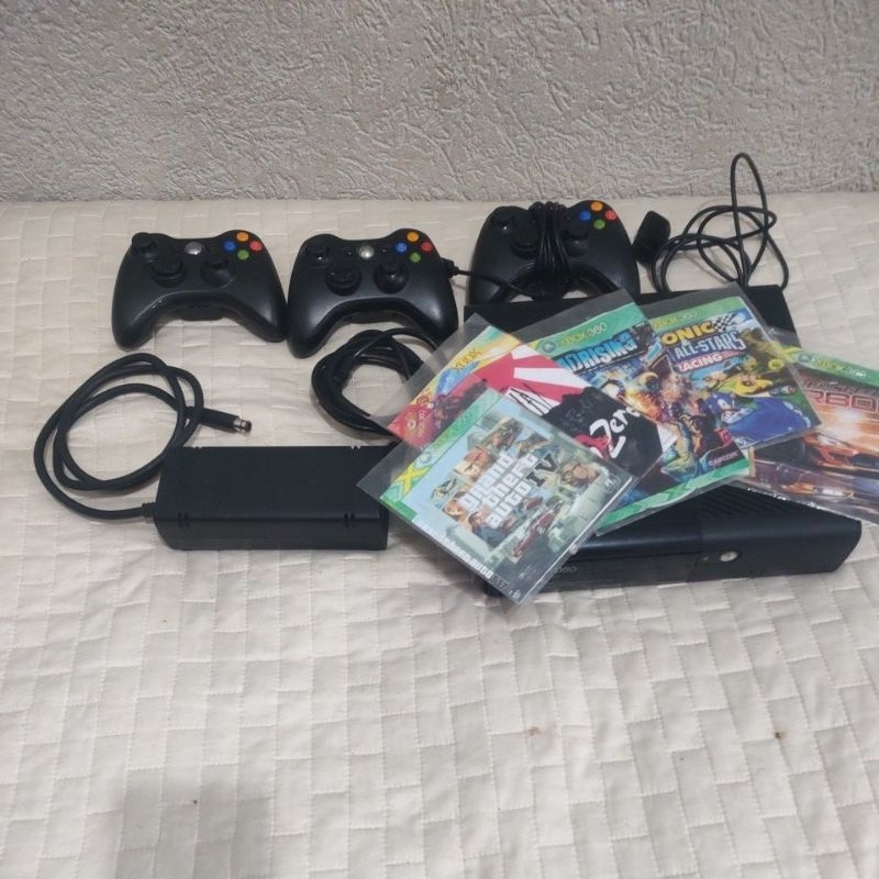 (olhe a descrição)Xbox 360 super slim 1 Controle com fio e 2 sem fio lotado de jogo com desbloqueio exploit