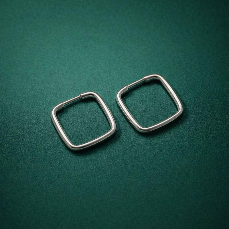Brinco Argola Quadrada Lisa Moderna e Elegante em Prata 925