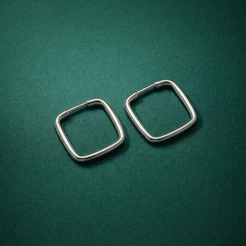 Brinco Argola Quadrada Lisa Moderna e Elegante em Prata 925