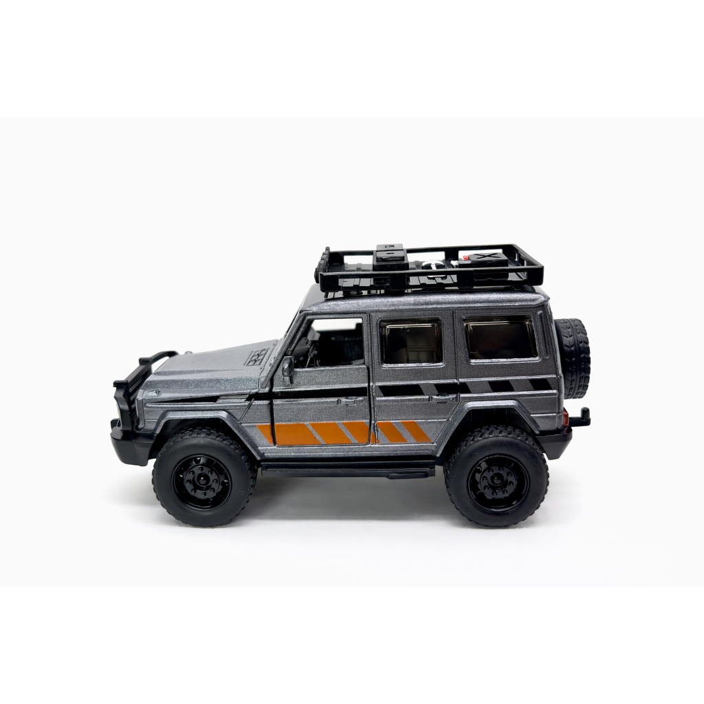 Miniatura Jeep Off Road 4x4 Escala 1:32 em Metal – Carrinho Colecionável com Rodas Livres