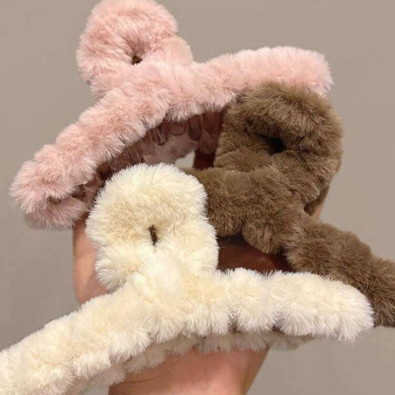 Piranha de Pelúcia Feminina Presilha Fofa para Cabelo