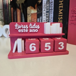 Estante contador de livros com dados | decoração literária em Oferta na Shopee