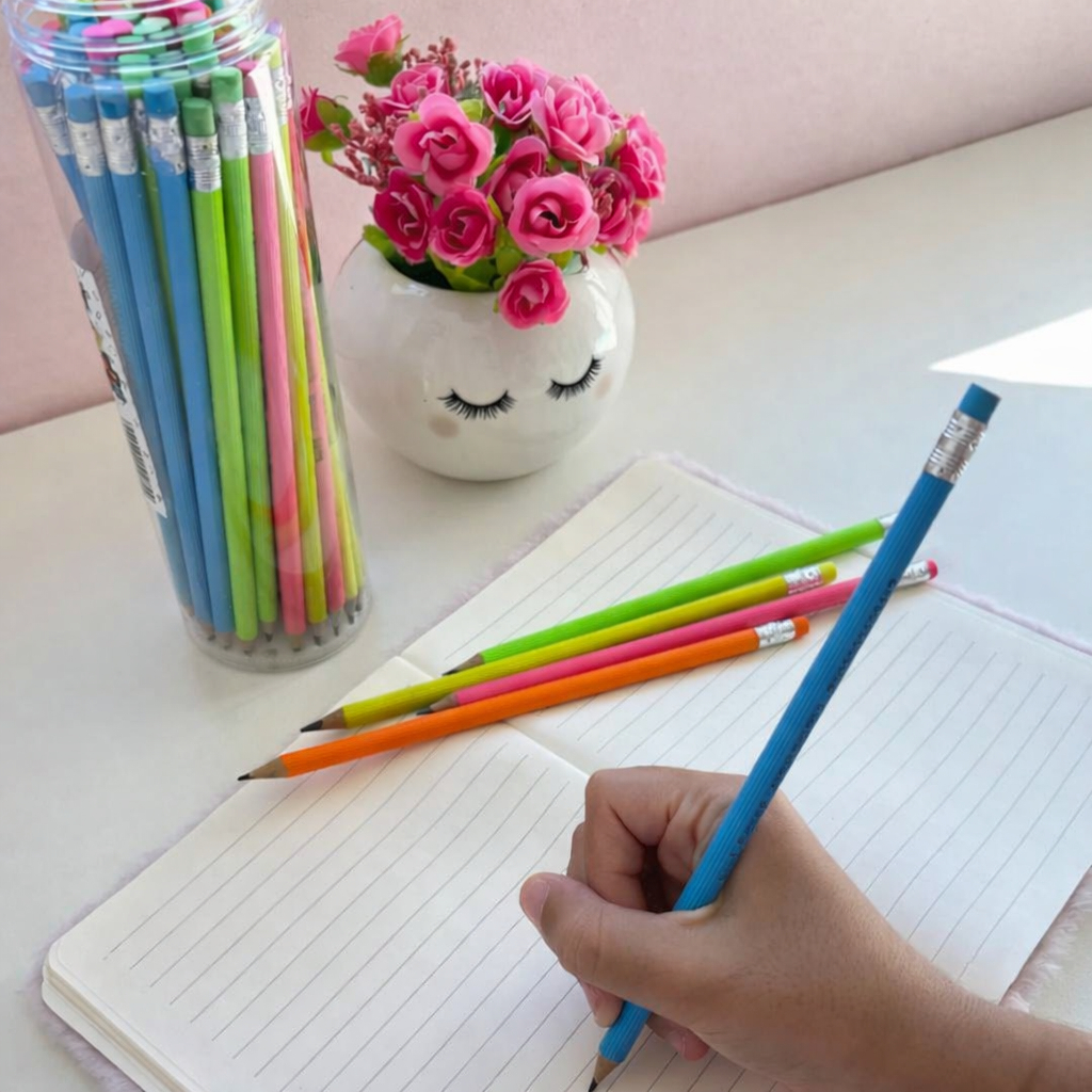 KIT 5 UN Lapis Preto HB Neon Soft Grip com Borracha Rosa neon, Amarelo neon, Azul neon, Verde Neon e Laranja