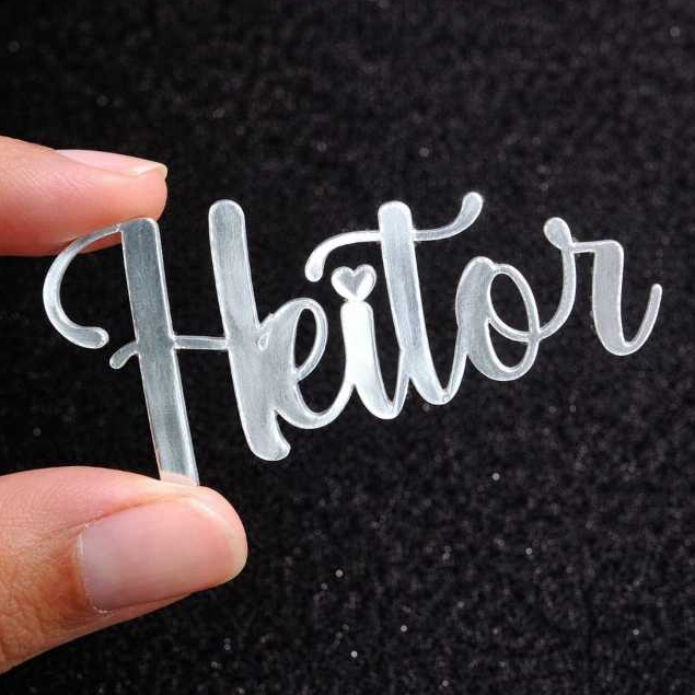 Kit com  20 Apliques Personalizado com nome / Papel Lamicote Prata  / 5 ou 6 cm / Tag de Lembrancinha luxo