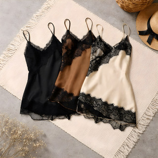 Blusa Feminina Assimétrica de Cetim com Renda Bicolor Alça Fina Decote V Barra Assimétrica Elegante Festa Social